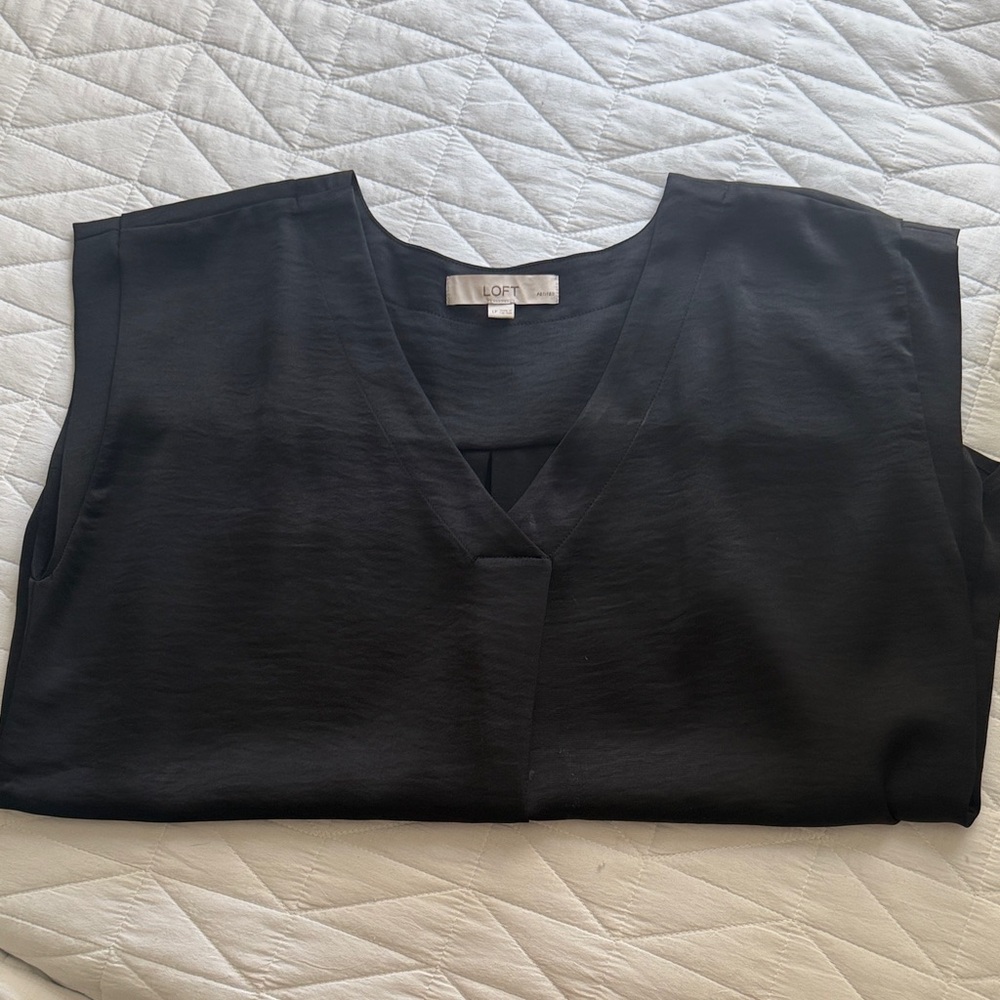 LOFT Black V-Neck Cap Sleeve Blouse